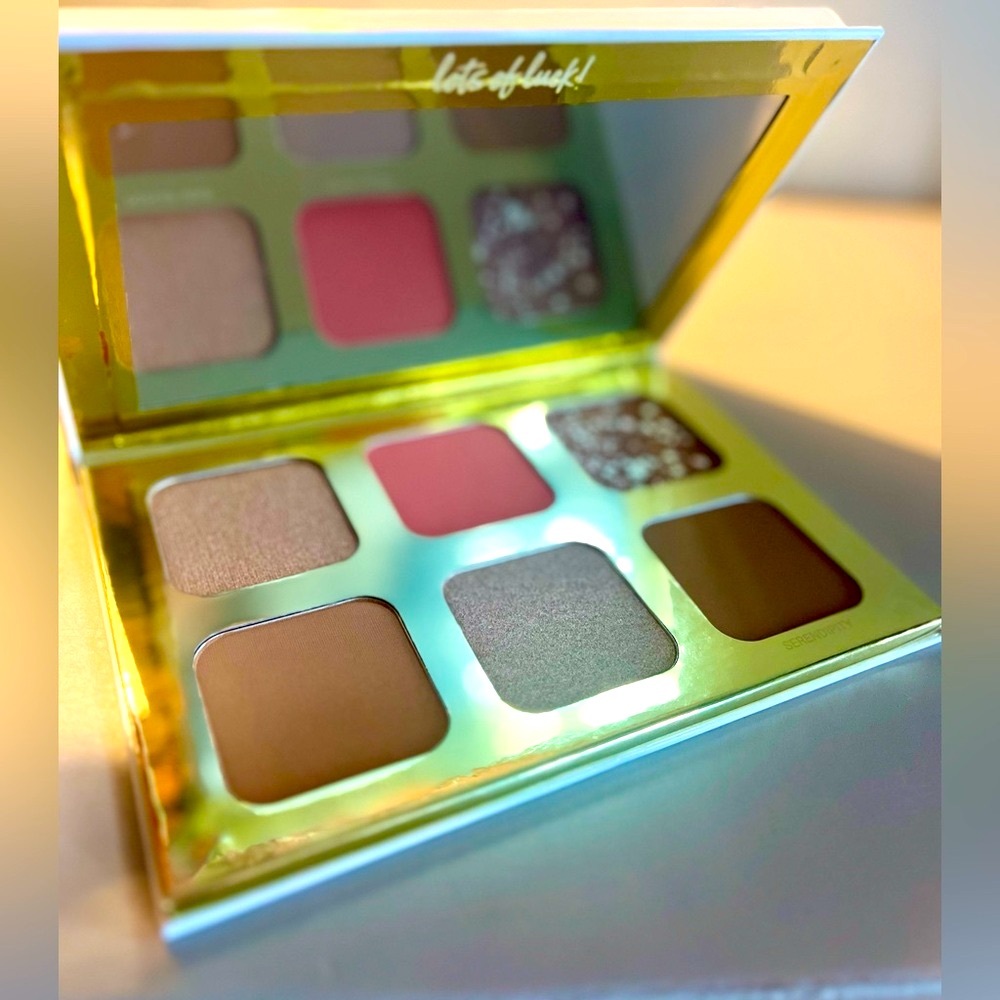 Lucky Glow Bronze & Highlight Palette